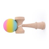 Kendama profesionala din lemn de fag 18 cm, 160 g cu bila 80 g, vopsea aderenta mata, design Rainbow Fade